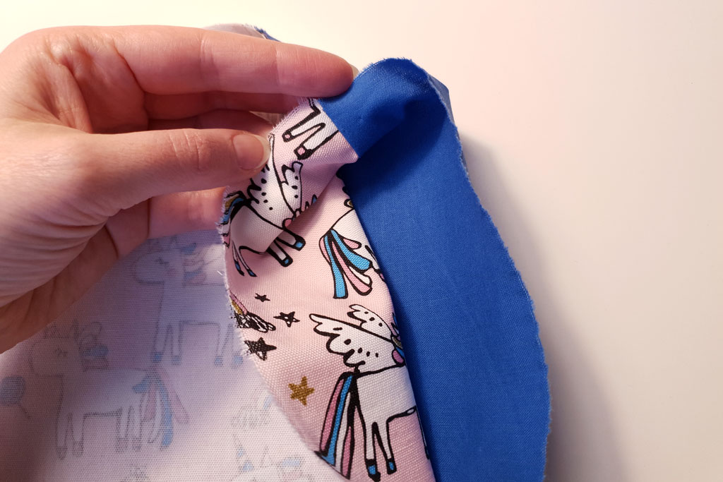 mask top edge seam